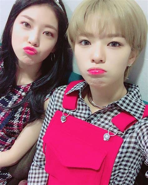 somin|somin and jeongyeon.